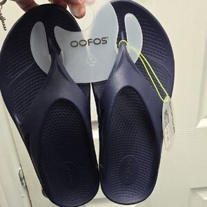 OOFOS Dark Blue Recovery Thong Sandals